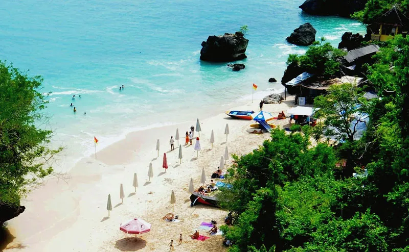 Padang Padang Beach limestone cliffs Uluwatu